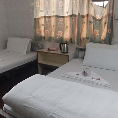 New Yan Yan Guest House Reception 9Th Floor Flat E4 E6 Hong Kong Esterno foto