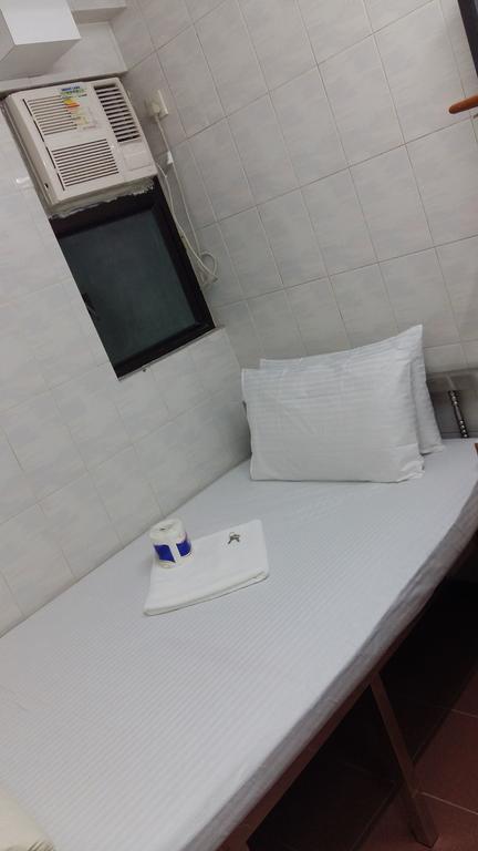New Yan Yan Guest House Reception 9Th Floor Flat E4 E6 Hong Kong Esterno foto